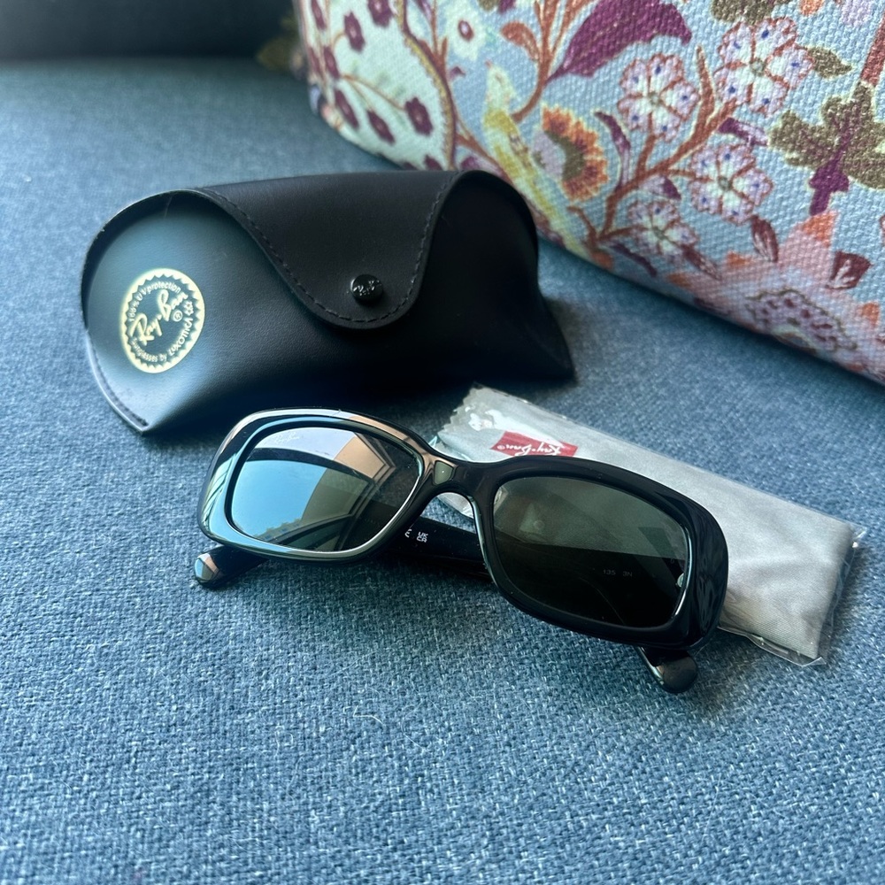 Ray ban black oval sunglasses